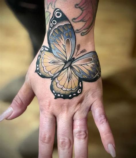 84 Unquestionably Rhythmic Butterfly Hand Tattoos。